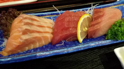 S$17 sashimi & sushi set