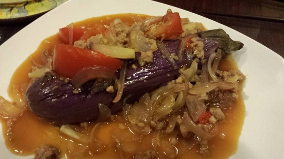 whole eggplant with meat onion sauce