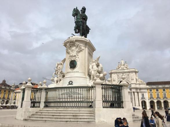 statue of King José I @ praca do comercio